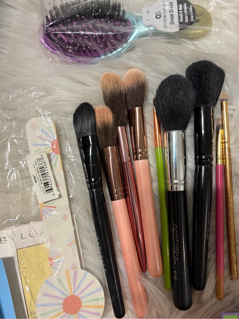 Massive Beauty Bundle! Assorted Brands Skincare and Beauty Collection - Picture 5 of 8